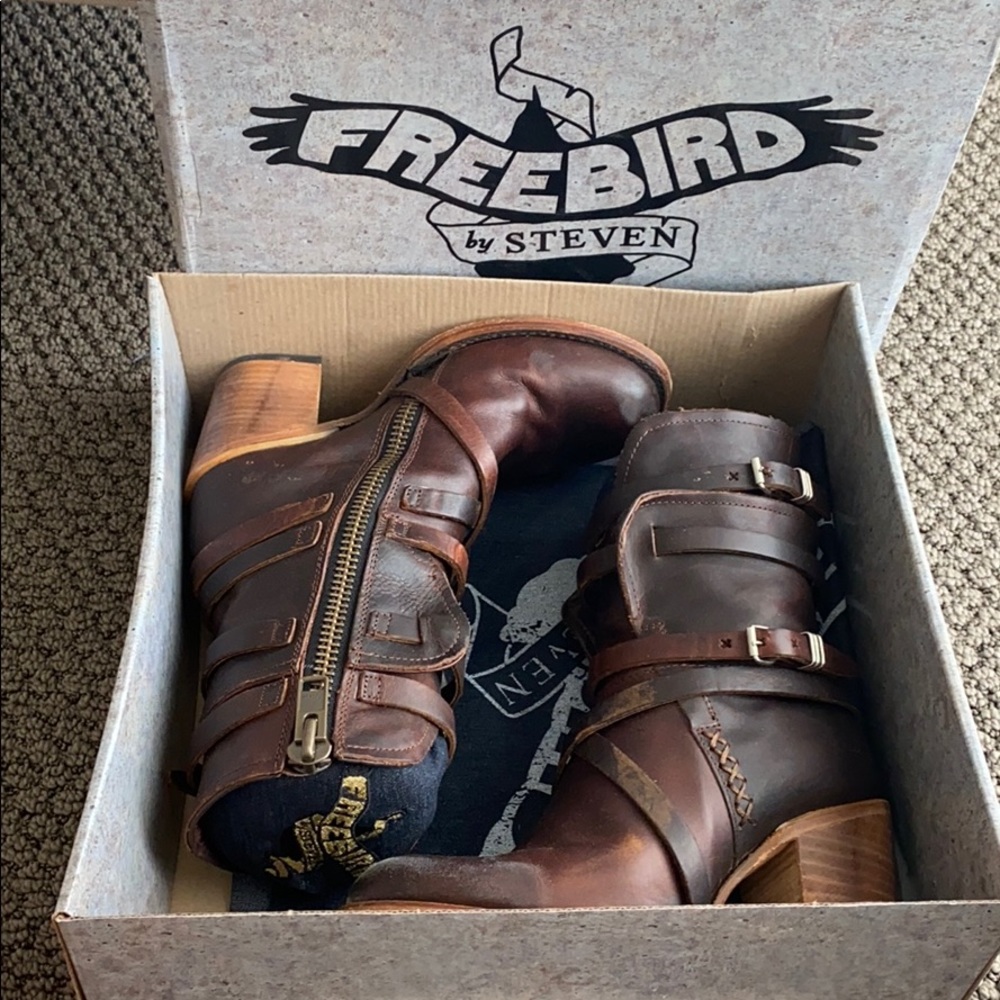 Boots Freebird Baker in cognac size 7